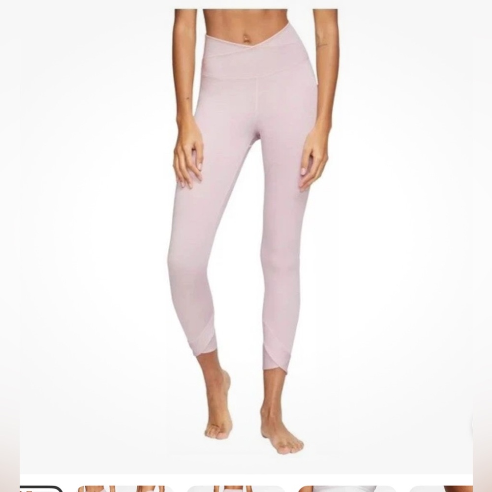 Nike Women's Soft Pink Dri Fit Cropped Leggings Size Small
